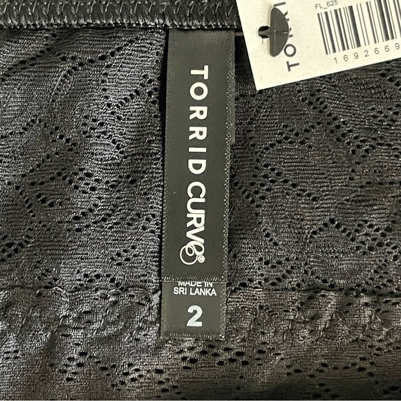Torrid Rich Black 4-Way-Stretch Lace Mid Rise Hipster Panty, 2X NWT - Picture 3 of 4